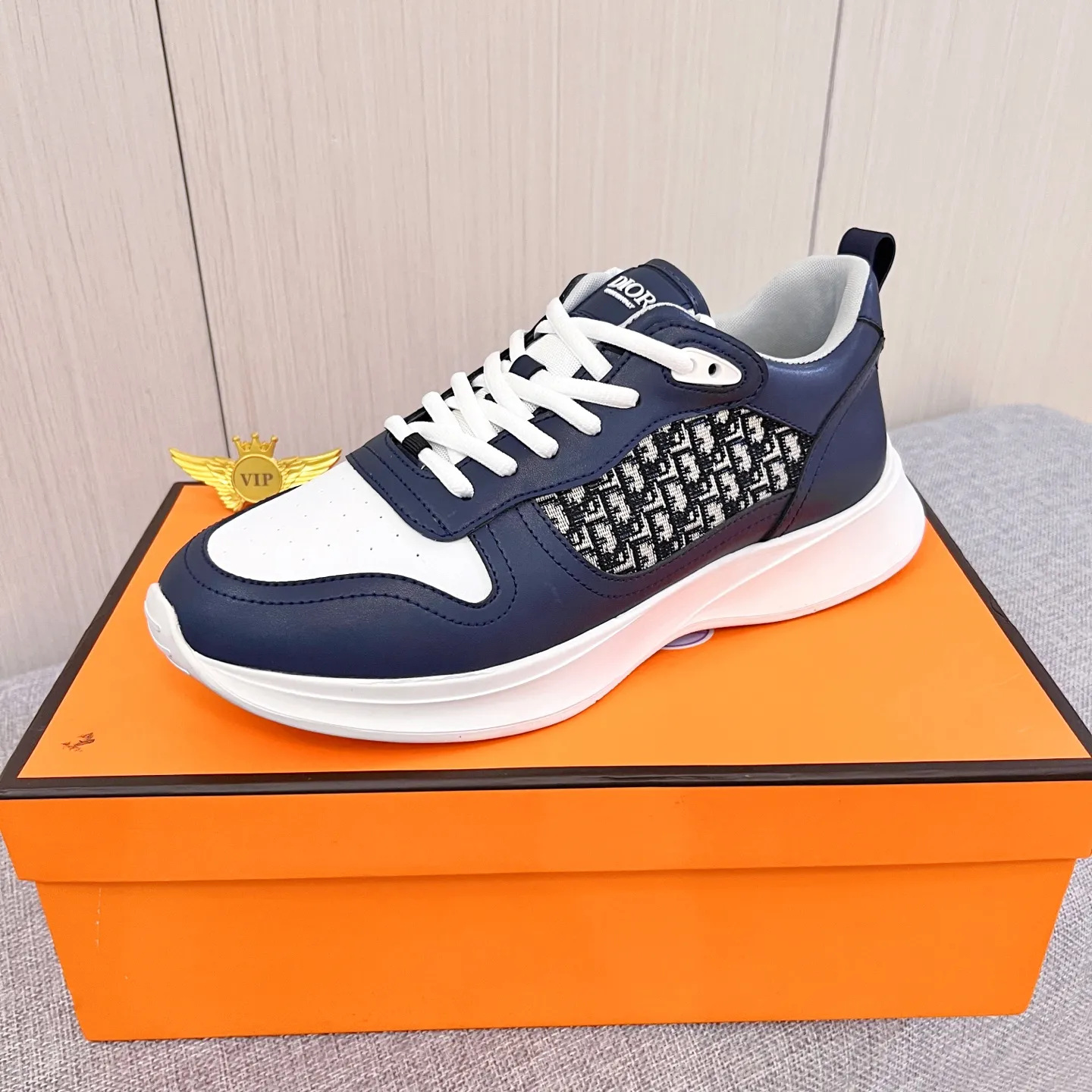 Men's Men's Shoes Men's Shoes 💰 400 Men's Men's Shoes 💰 [ Dior ] 🔥 High-end men's shoes brand official website 1:1 latest masterpiece: the upper is made of Italian imported first-layer cowhide with a comfortable and breathable lining ➕ Original non-slip and wear-resistant outsole 🔥, making walking more convenient and comfortable! An exclusive new model, a stunning work, a beautiful 1:1 replica [color] compared to the official quality! Create a fashionable personality to set off your uniqueness! A must-have for trendy men! Classic🔥Size: 38-44 Color: Multiple colors available🔥.